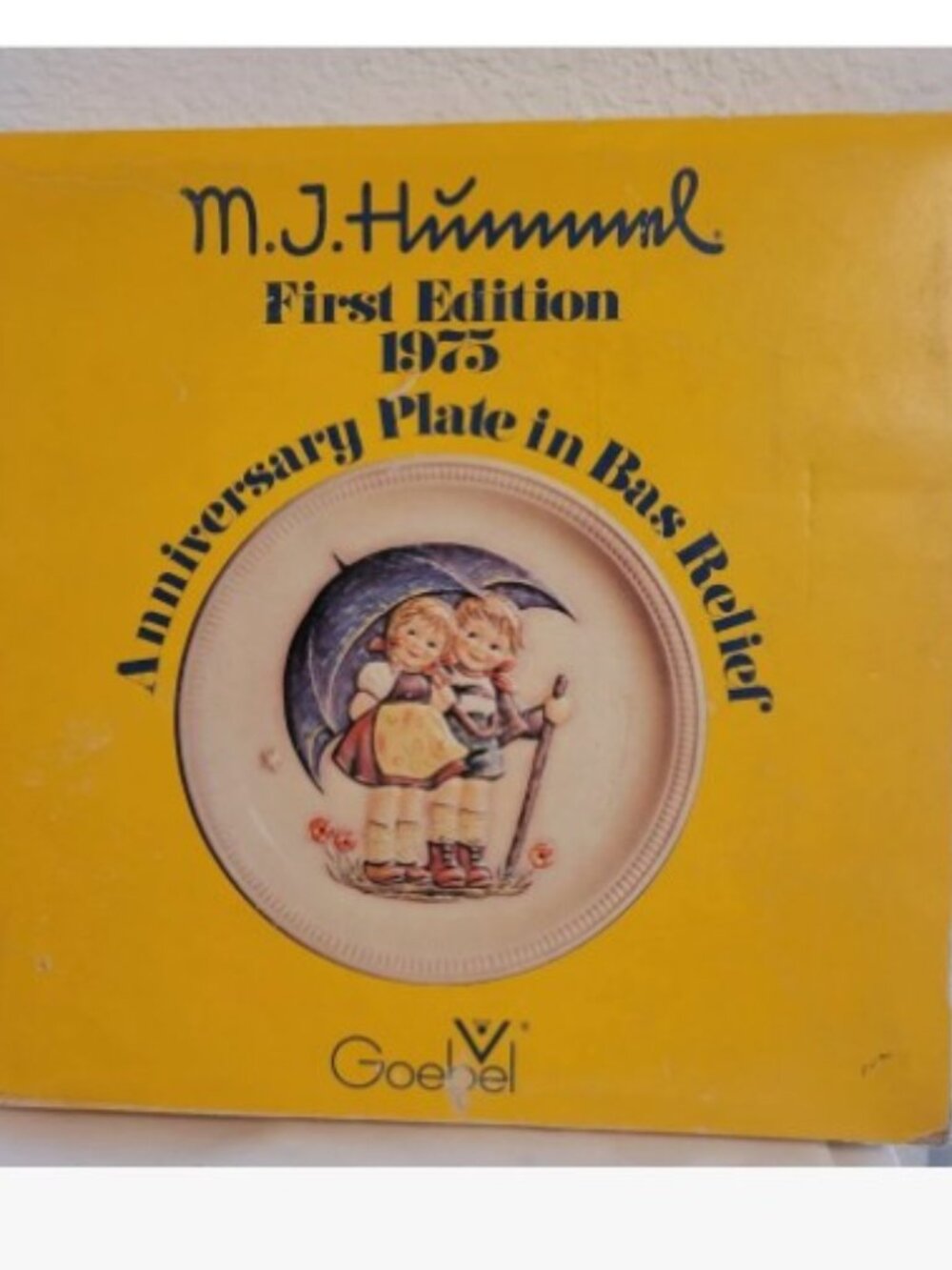 MJ Hummel First Edition 1975 Anniversary Plate In Bas Relief